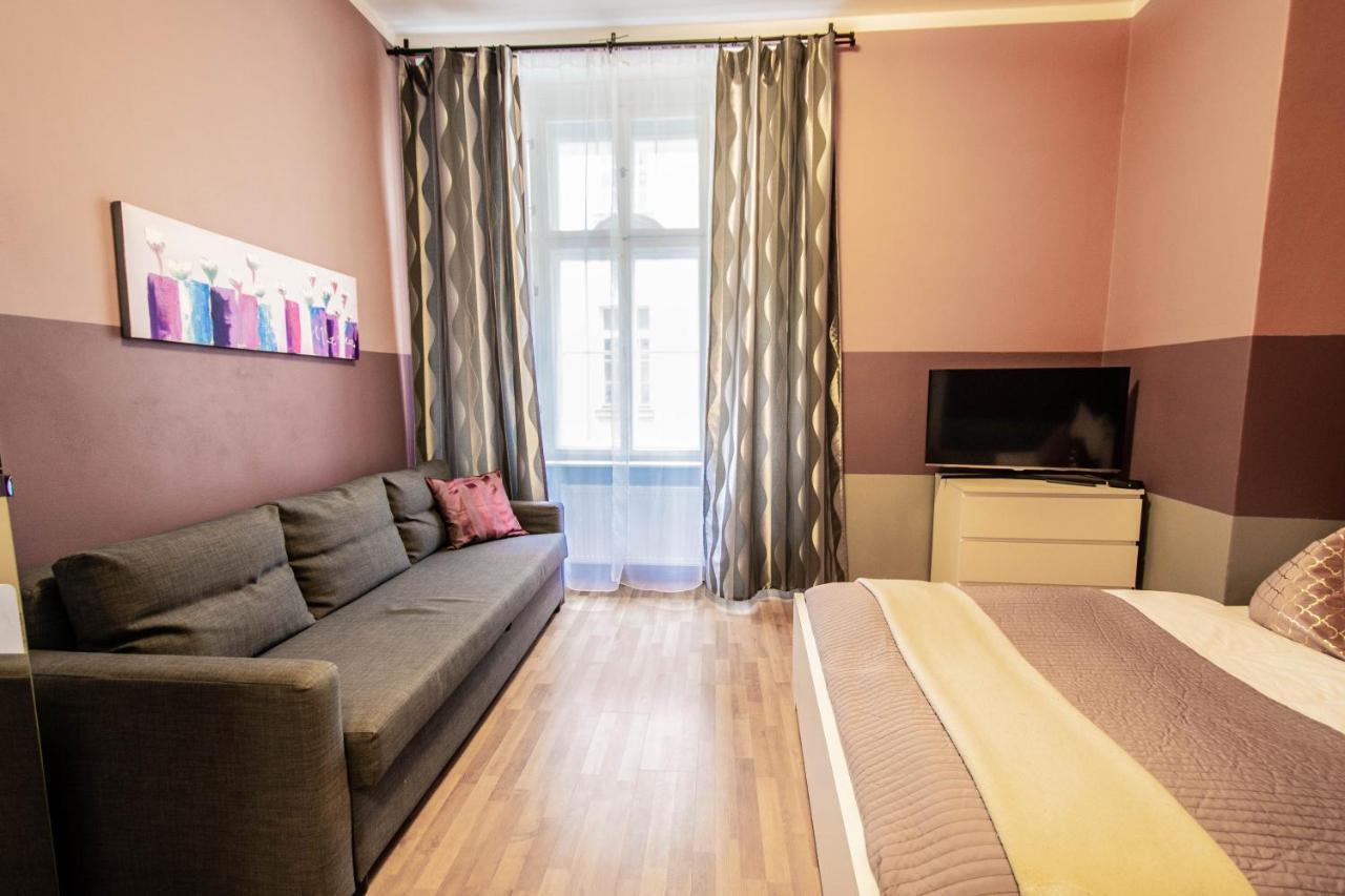 Ruzova Apartment By Ruterra Prága Kültér fotó