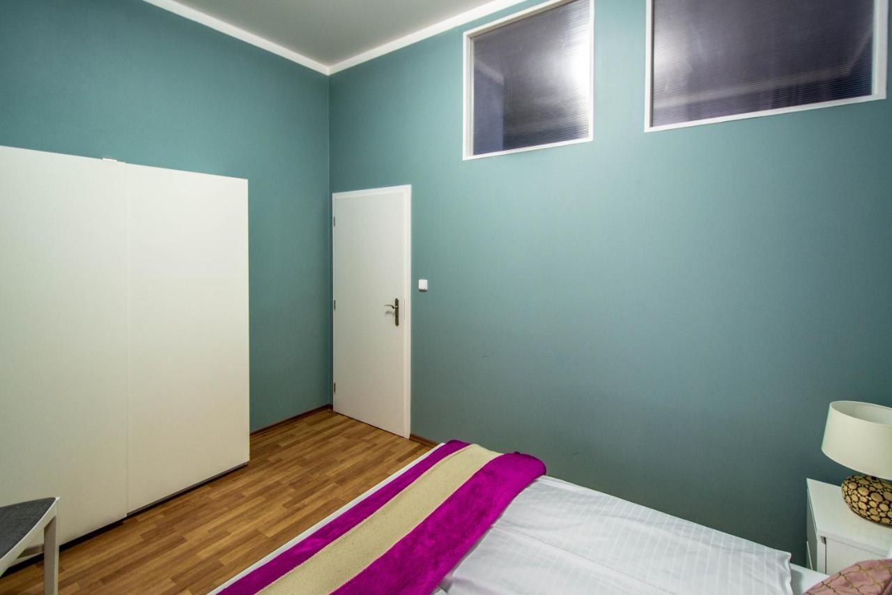 Ruzova Apartment By Ruterra Prága Kültér fotó